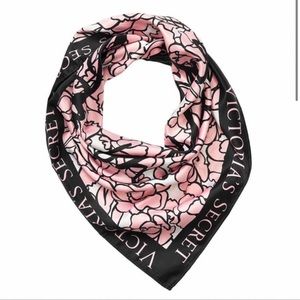 Victoria’s Secret Bombshell Scarf EUC